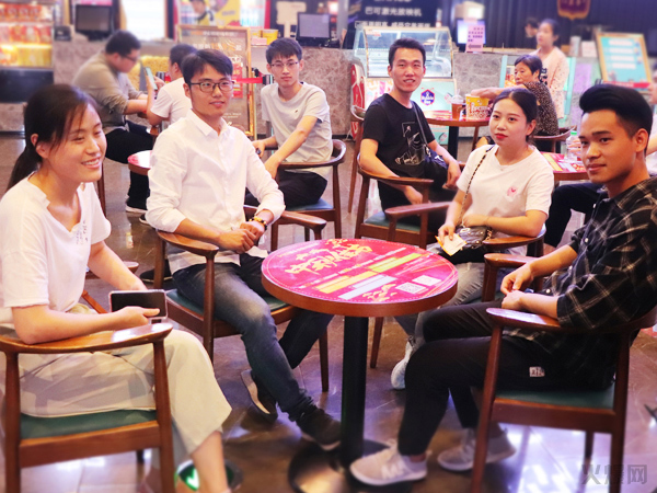 cͬУpϲRT𱬾W(wng)l(f)YƷՈ200TӰ