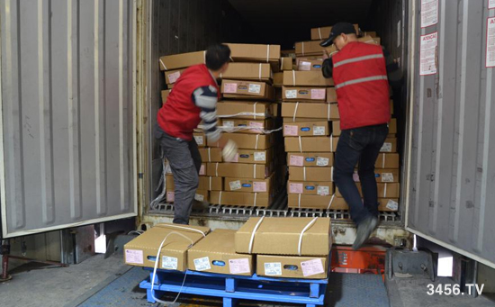 國禽肉產(chǎn)品春節(jié)前在西郊口岸 正式回歸市場 國禽肉產(chǎn)品春節(jié)前在西郊口岸 正式回歸市場